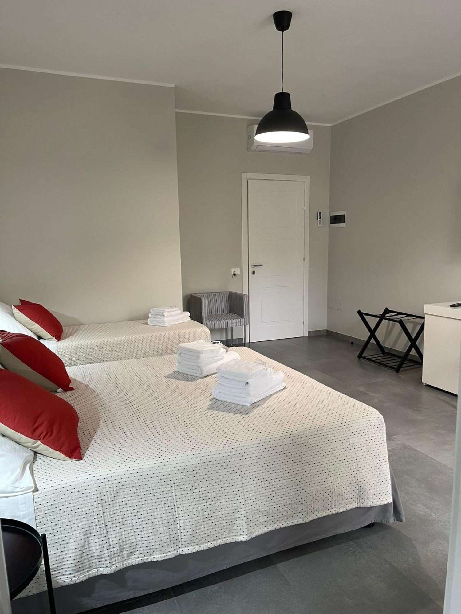 Viariva Rooms Кальяри Экстерьер фото